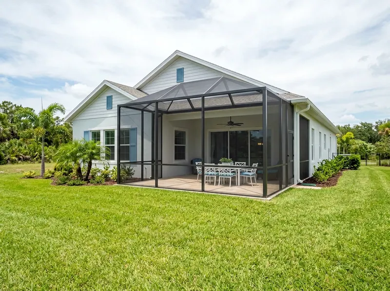 200 sq ft Limestone Lanai Coastal screen room